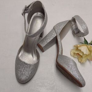 Dream Pairs Silver Ankle Strap Heels Prom, Wedding, Formal.Size 9.5